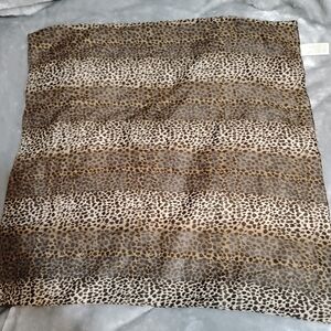 🔴4 For $25🔴 Cheetah Print Accessory Street Square Scarf